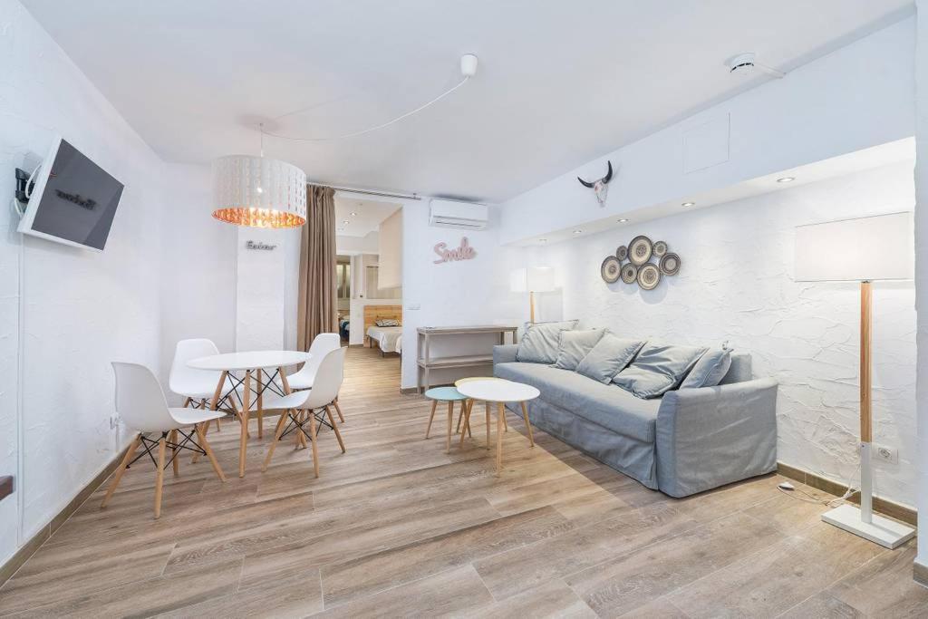 Singular Hostel By Eurotels - Albergue Juvenil Пальма-де-Майорка Экстерьер фото